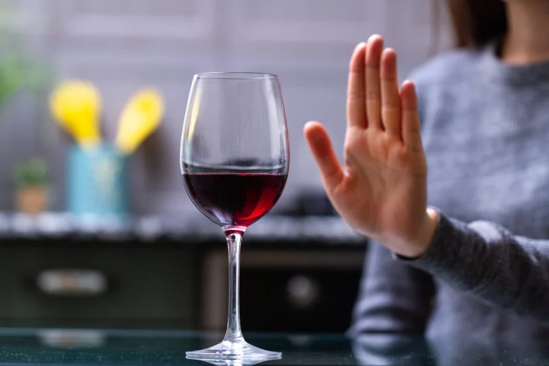 How to Quit Alcohol Naturally with Auriculotherapy